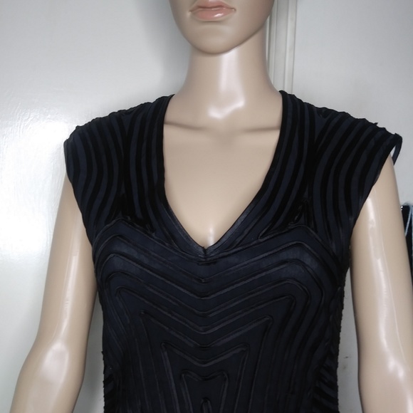 Bebe - Picture 3 of 4